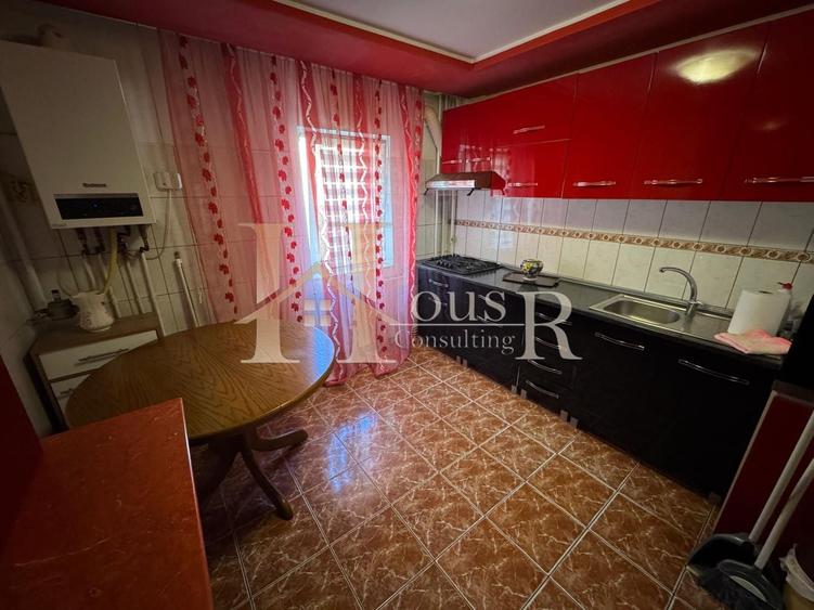 Apartament cu 3 camere decomandat, mobilat în Dâmbovița