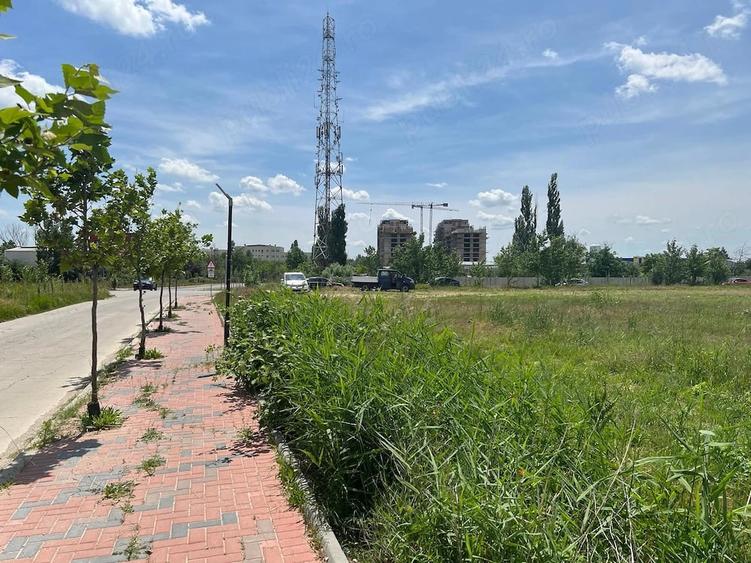 Teren de 23100 mp, în Central