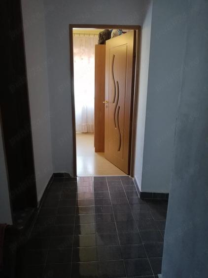 Apartament cu 3 camere decomandat în Calea București