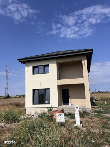 Casă cu 4 camere cu Teren 350 Mp în Vidra