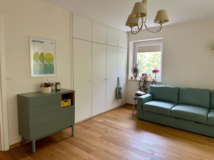Apartament cu 4 camere decomandat, mobilat în Primăverii