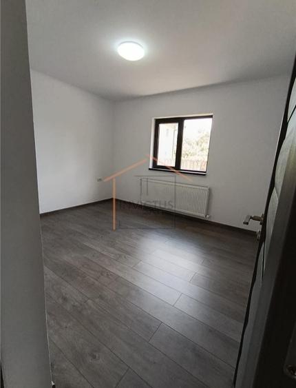 Casă individuală cu 4 camere cu Canalizare în Câmpineanca