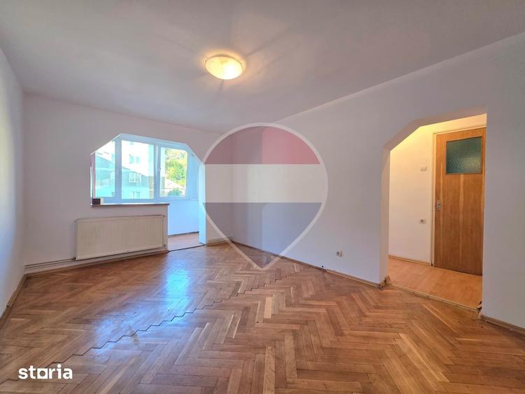 Apartament cu 4 camere în Central