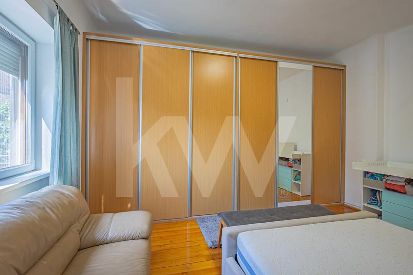 Apartament cu 2 camere semidecomandat, mobilat în Lupeni
