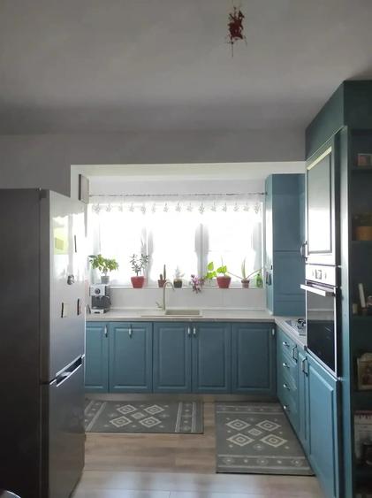 Apartament cu 2 camere decomandat, mobilat în Central
