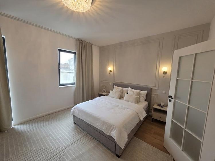 Apartament cu 3 camere semidecomandat, mobilat în Universitate