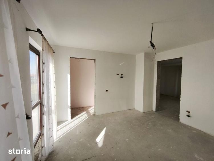 Casă cu 5 camere cu Teren 1792 Mp în Central