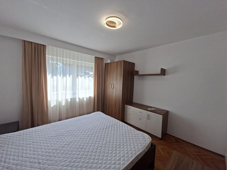 Apartament cu 3 camere decomandat în Vasile Aaron