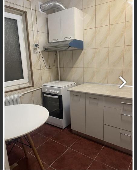Apartament cu 3 camere decomandat în Prelungirea Ghencea