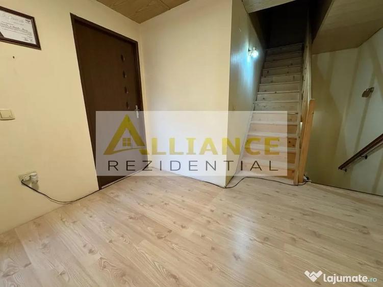 Casă cu 7 camere cu Teren 1086 Mp în Pădurișu