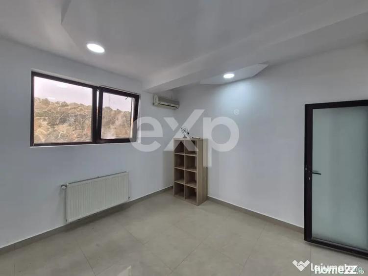 Apartament cu 3 camere semidecomandat în Lacul Tei