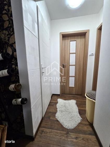 Apartament cu 3 camere în Cetate