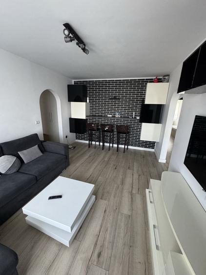 Apartament cu 3 camere decomandat în Alexandru cel Bun