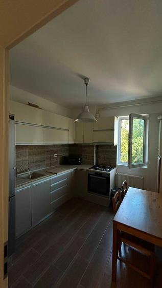 Apartament cu 2 camere semidecomandat în Roșu