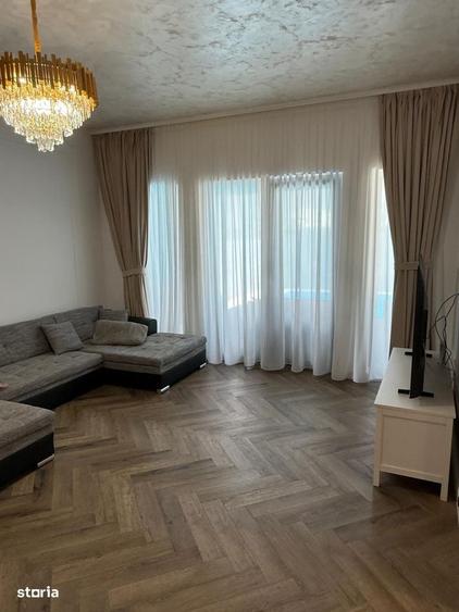 Casă cu 4 camere cu Piscina în Strejnicu