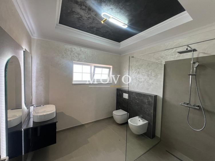 Duplex cu 5 camere cu Canalizare în Chișoda