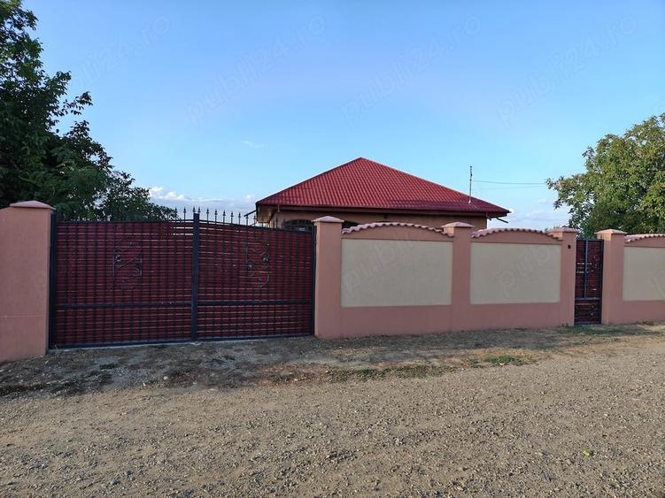 Casă cu 5 camere cu Teren 2550 Mp în Munteni