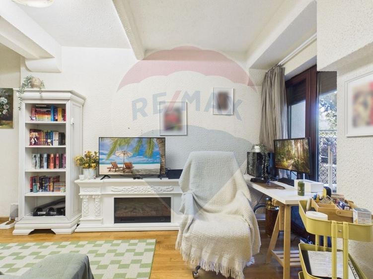 Apartament cu 2 camere semidecomandat, mobilat în Primăverii