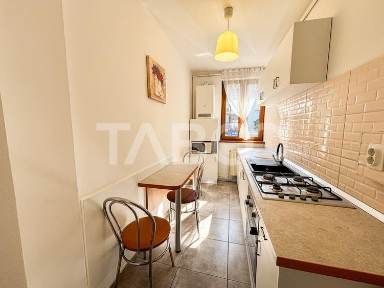 Apartament cu 3 camere decomandat, mobilat în Horea