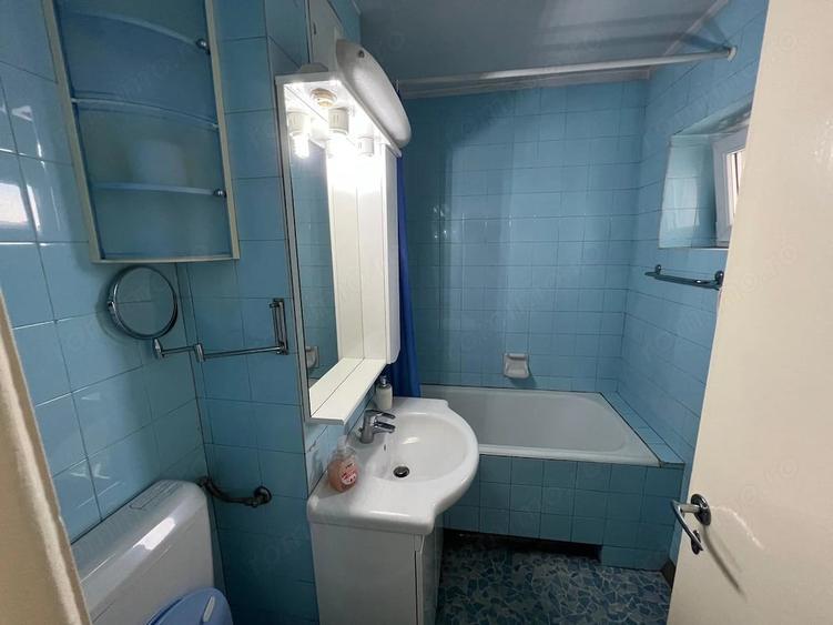 Apartament cu 3 camere decomandat în Torontalului