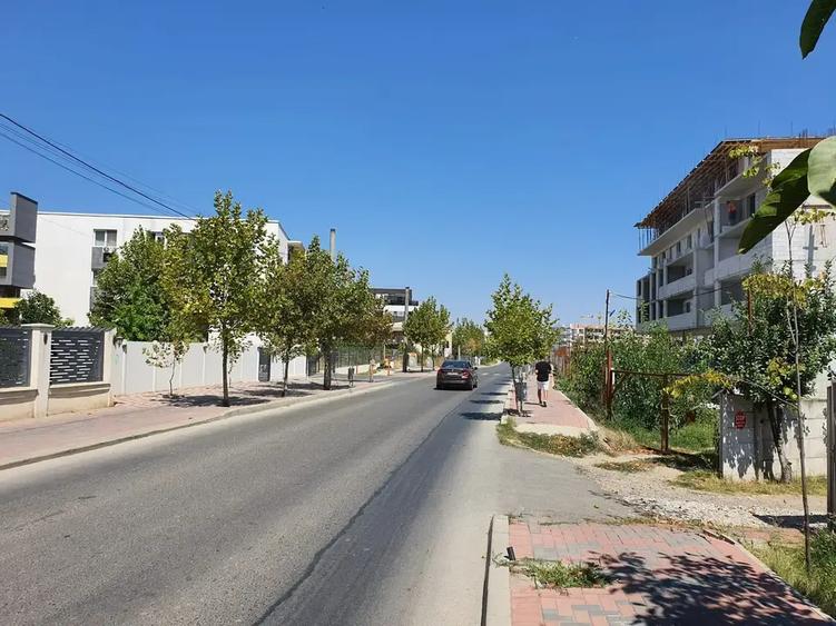 Apartament cu 2 camere decomandat în Titan