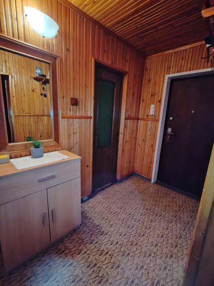 Apartament cu 3 camere decomandat în Sud