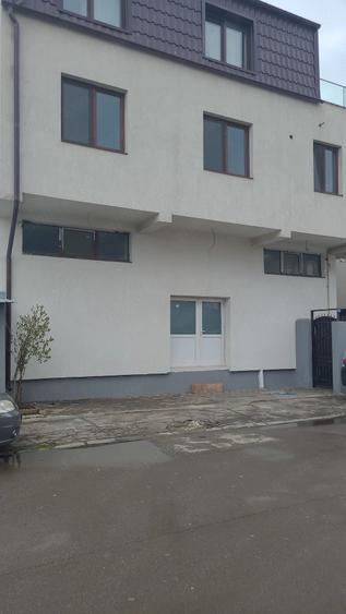 Depozit de inchiriat 90 MP , sector 4 ,zona Aparatorii Patriei regim inal?ime 4.5 . - 7