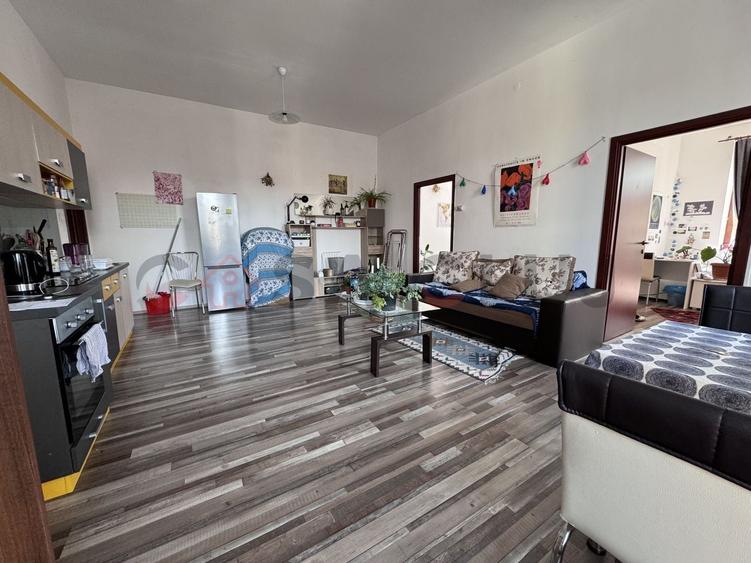 Apartament cu 4 camere decomandat, mobilat în Ultracentral