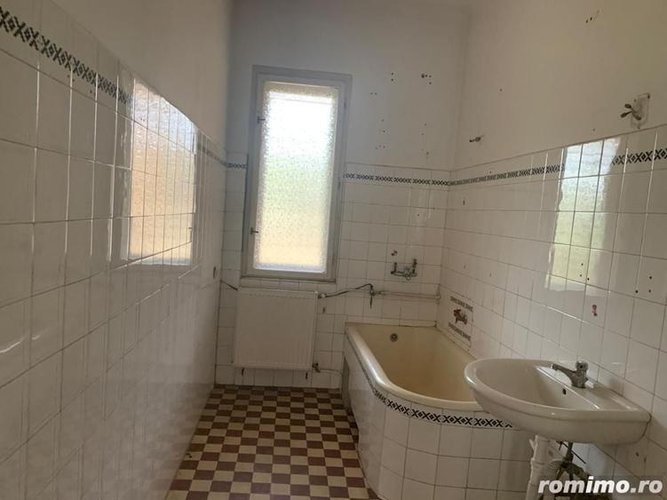 Casă cu 7 camere cu Teren 638 Mp în Bălcescu