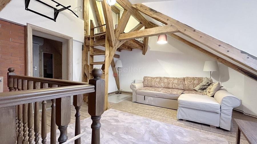 Apartament cu 4 camere decomandat, mobilat în Centrul Istoric