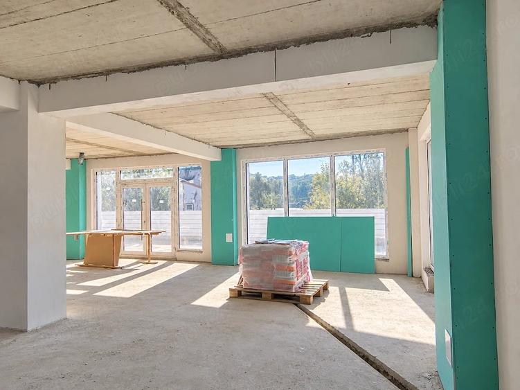 Spațiu comercial, de 300 mp, în Vest
