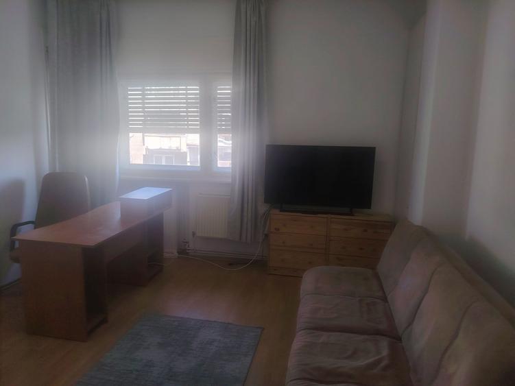 Apartament cu 3 camere semidecomandat în Pache Protopopescu