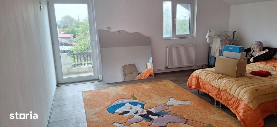 Casă cu 5 camere cu Teren 969 Mp în Tărtășești