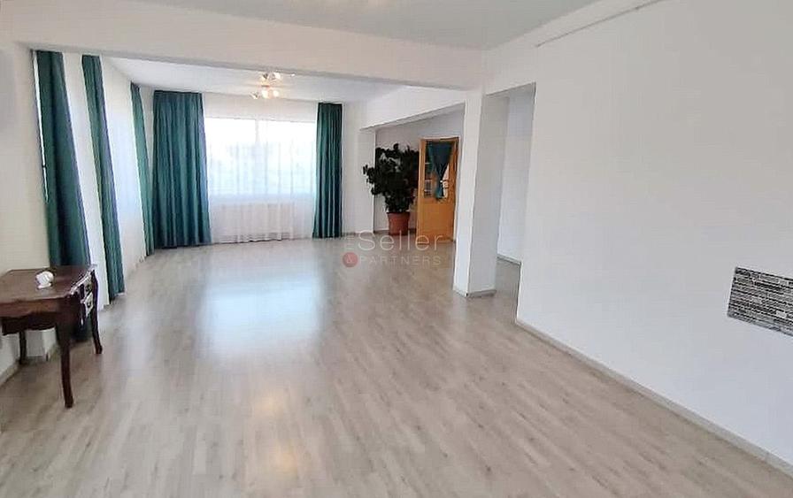 Birou, de 400 mp, în Brașovul Vechi