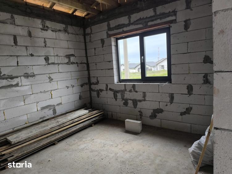 Casă cu 2 camere cu Teren 327 Mp în Agigea