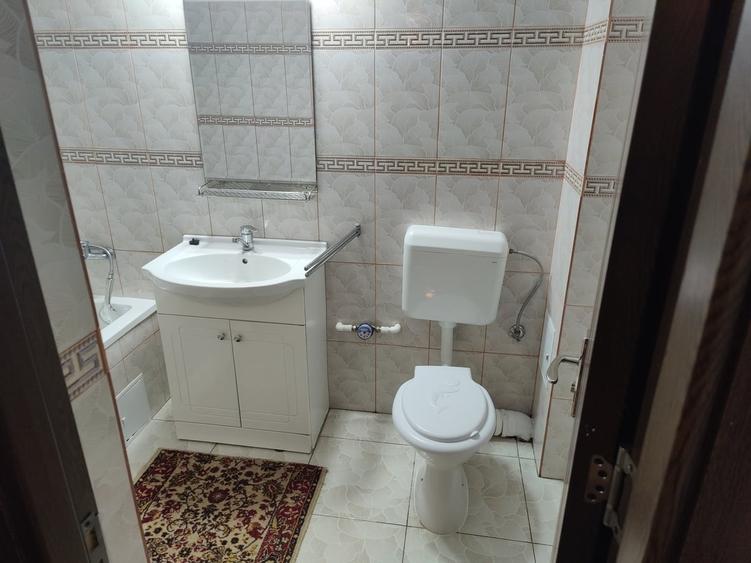 Apartament cu 2 camere semidecomandat în 1 Mai