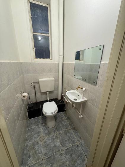 Apartament cu 3 camere semidecomandat în P-ța Unirii