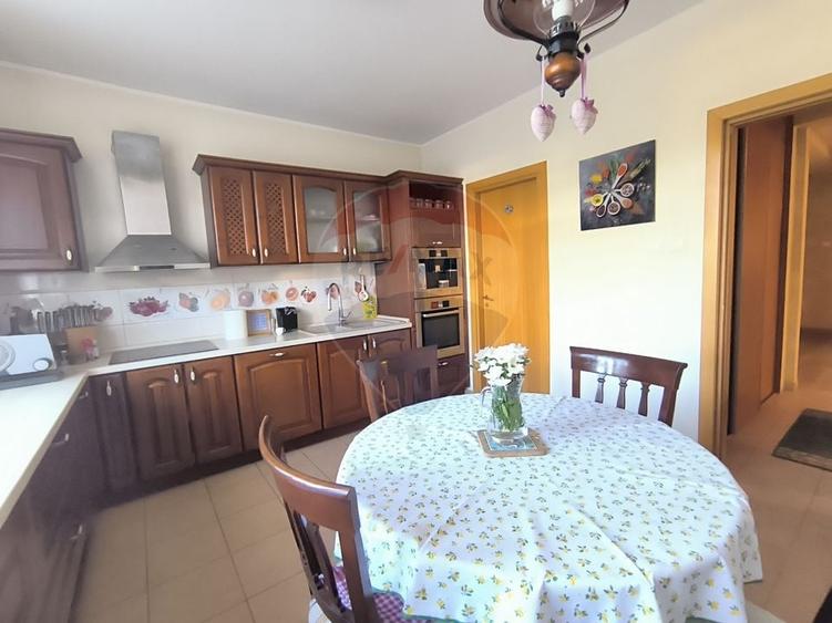 Casă de vanzare - 11