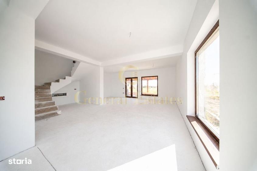 Casă cu 4 camere în Noua