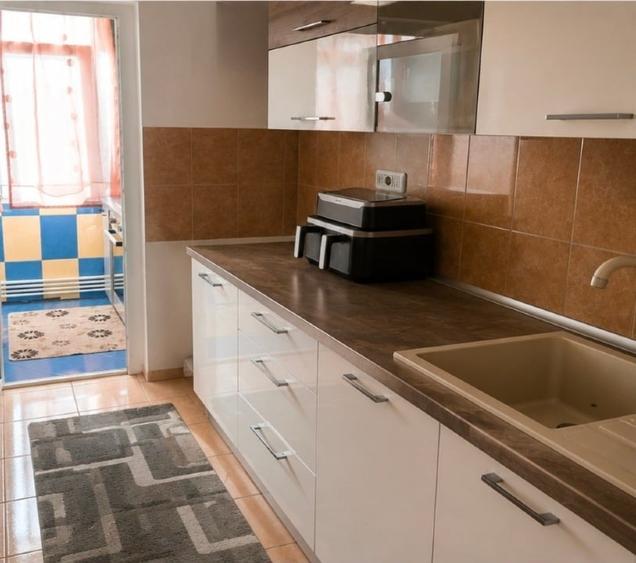 Apartament cu 2 camere decomandat, mobilat în Poarta 6