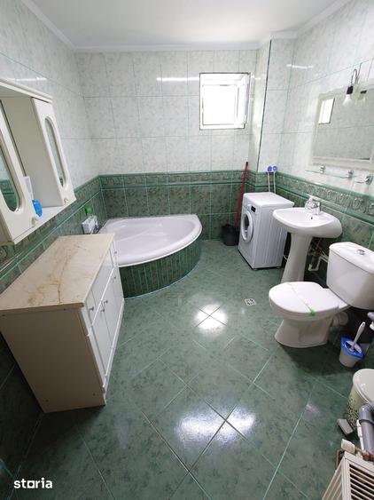Casă cu 9 camere cu Teren 986 Mp în Găvana