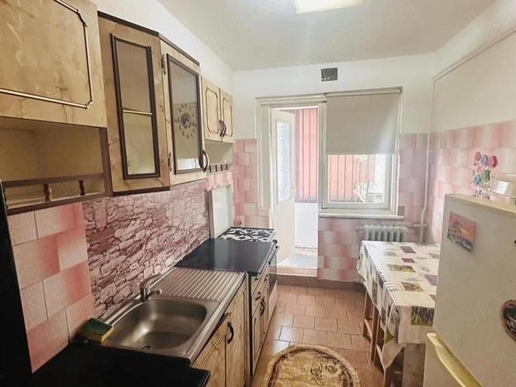 Apartament cu 2 camere semidecomandat, mobilat în Brazda lui Novac