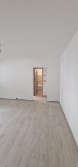 Inchiriez apartament 2 camere semidecomandat nemobilat zona Mioritei - 5
