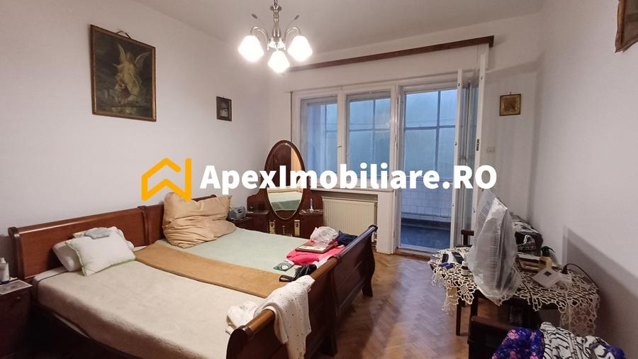 Apartament cu 4 camere circular, mobilat în Gara de Nord
