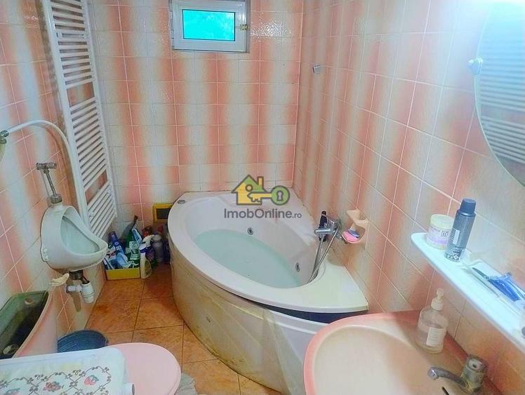 Casă individuală cu 2 camere cu Canalizare în Girocului