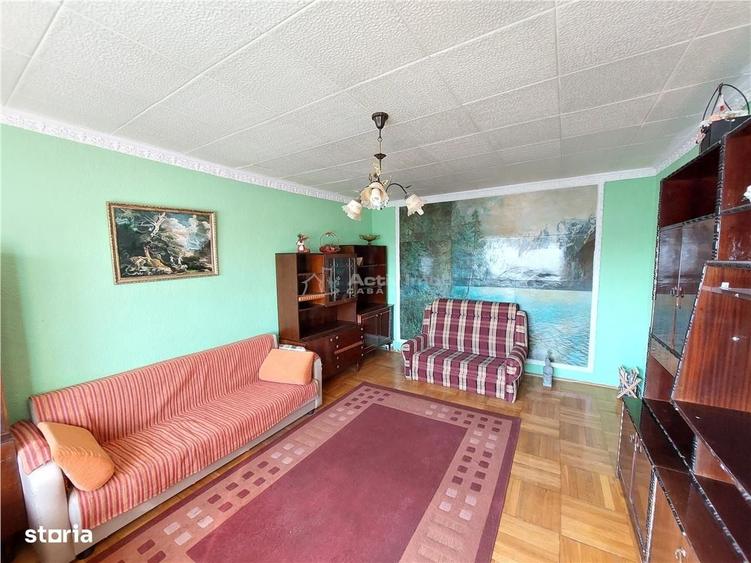 Apartament cu 3 camere decomandat în Micro 3