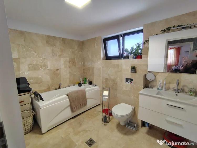 Casă cu 4 camere cu Teren 590 Mp în Jucu