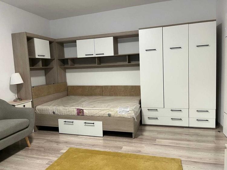 Garsonieră decomandată în Vitan