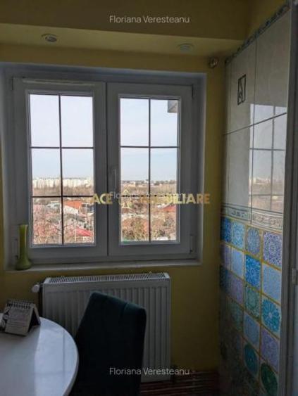 Apartament cu 4 camere decomandat, mobilat în Doamna Ghica