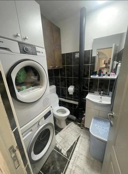 Apartament cu 3 camere semidecomandat în Tineretului
